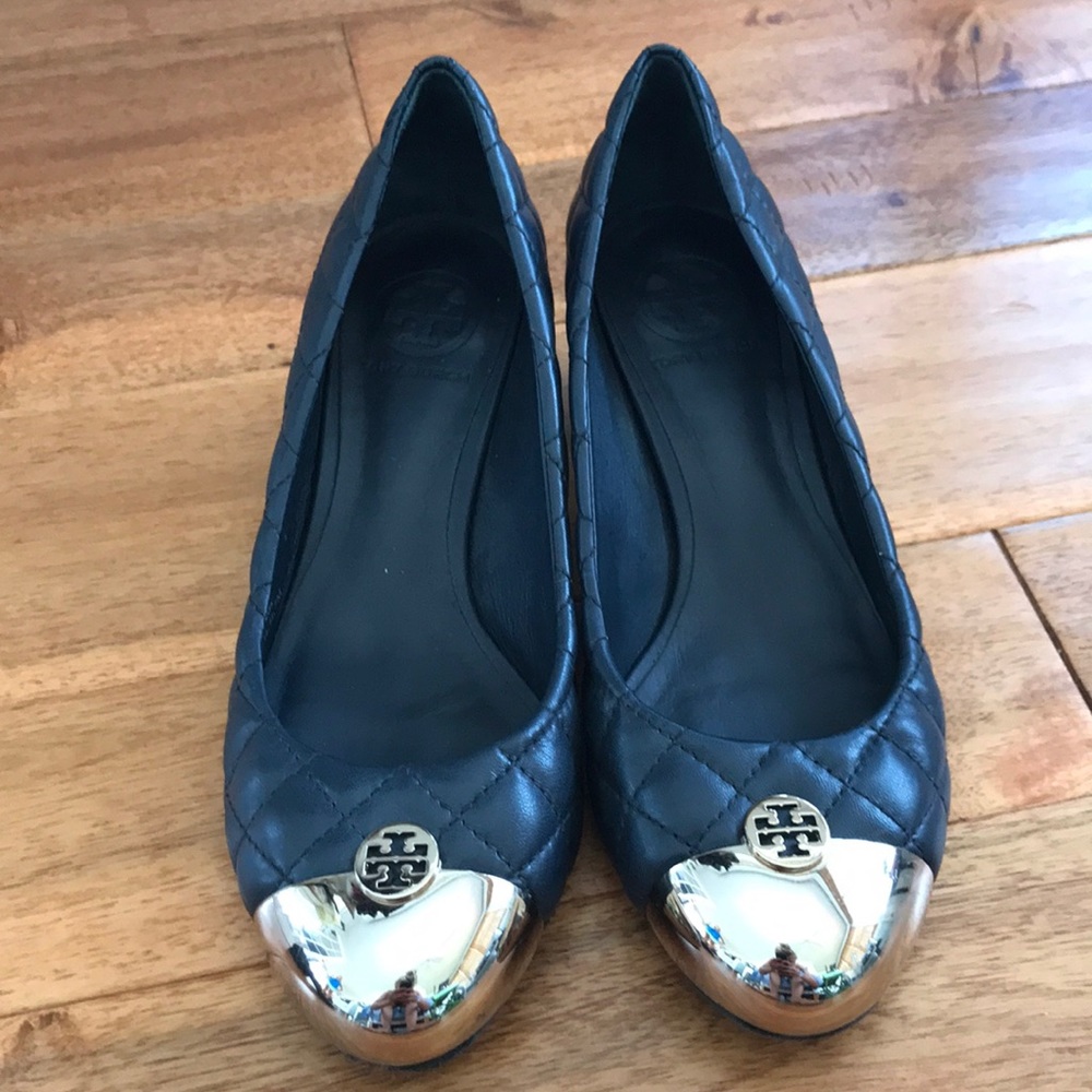 Tory Burch Blue and Gold Quilted Leather Heel